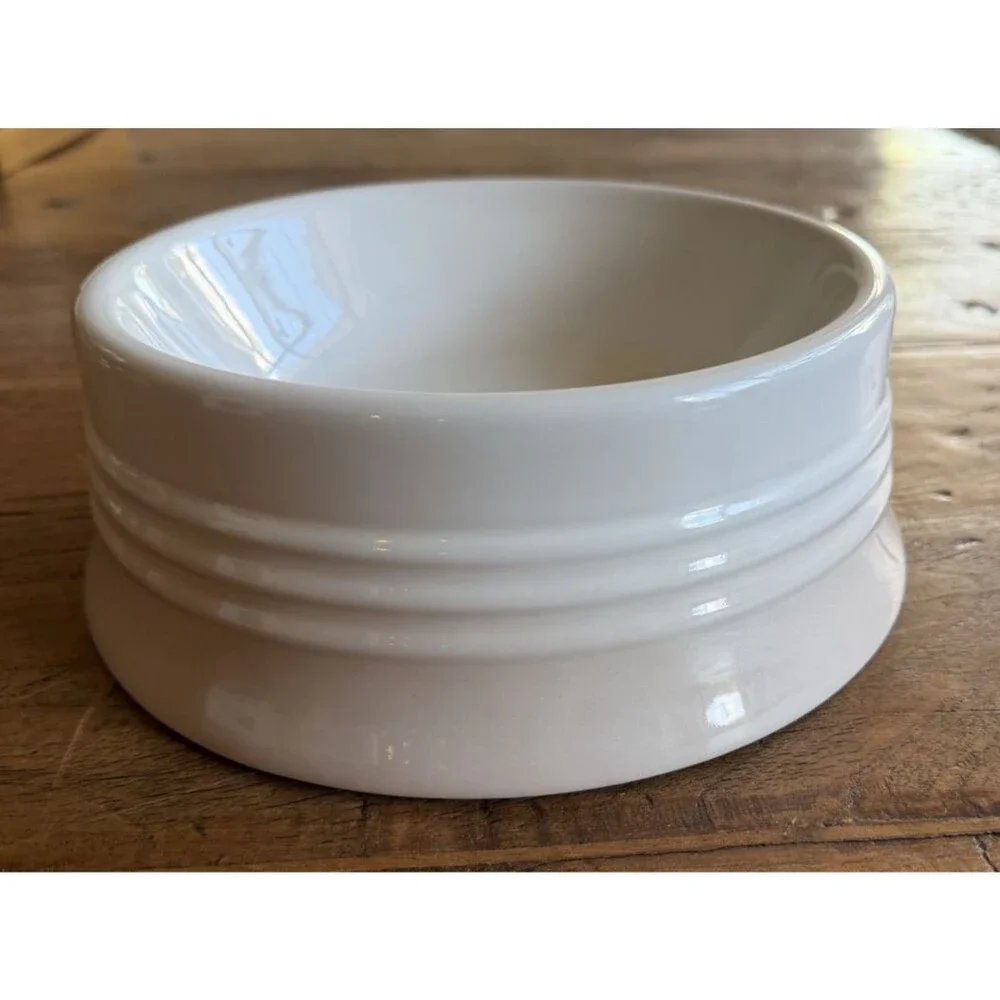 Le Creuset Stoneware Large Feeding Bowl Pet Collection 23 cm 800 ml Meringue NEW